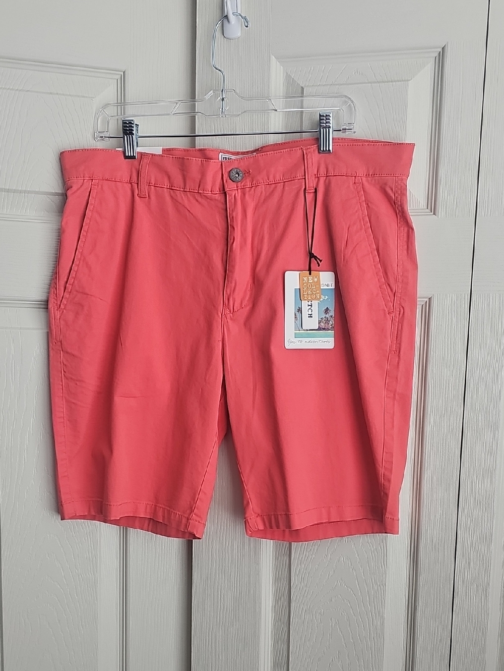 NWT Free Planet Men’s Coral Stretch Chino Shorts -- 9" Inseam.  #0433